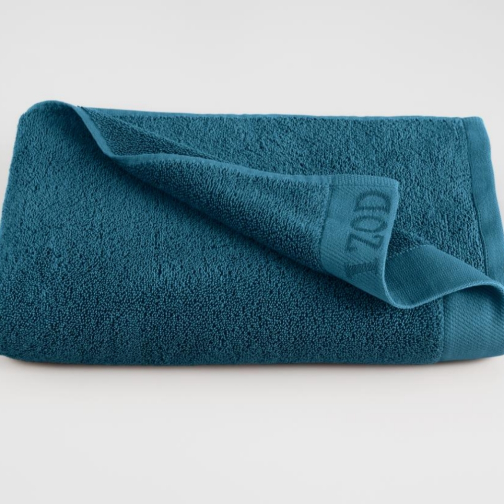 Brand New 2 Izod Bath sheet Towels 35x70 Color New Pool
